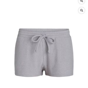 No Boundaries Women's Light Gray Athletic Shorts XXL